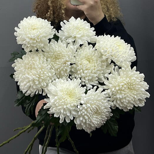Охапка одноголовых хризантем БИГУДИ