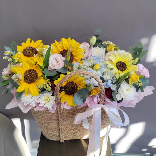 Корзина с подсолнухами 🌻