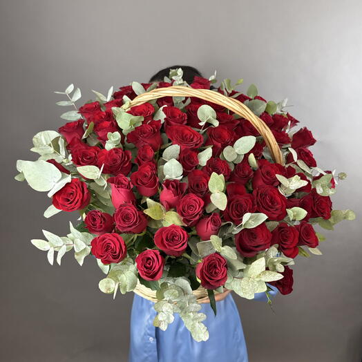 Корзина красных роз (75)