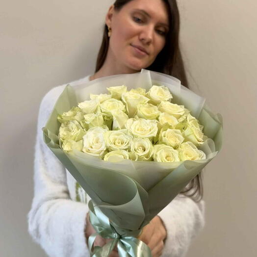 Букет из 25 белых роз афена