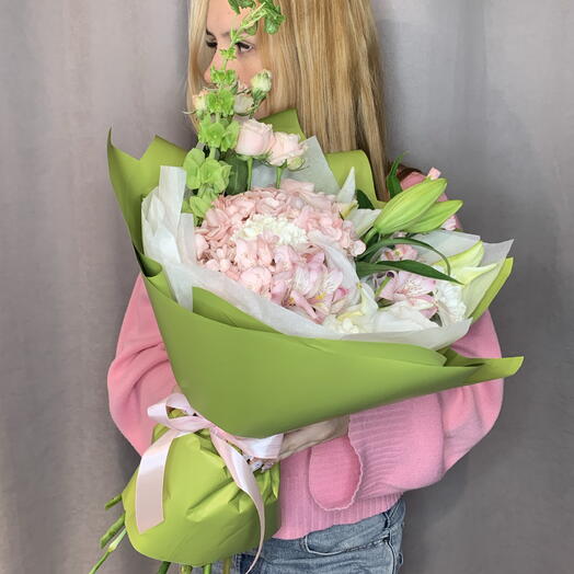 Нежный букет с Лилией 💚🌸
