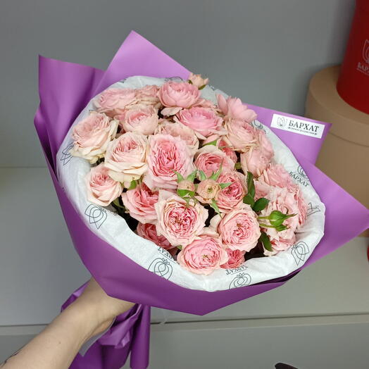 Букет из кустовых роз