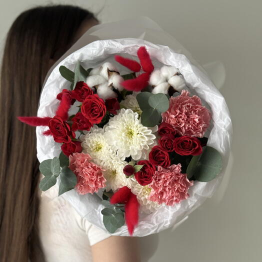 ️️♥️яркий дофаминовый букет с кустовыми розами, диантусами, кустовой хризантемой, лагурусом, хлопком и эвкалиптом😍