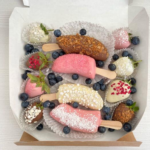 A set of assorted fruits in Belgian chocolate