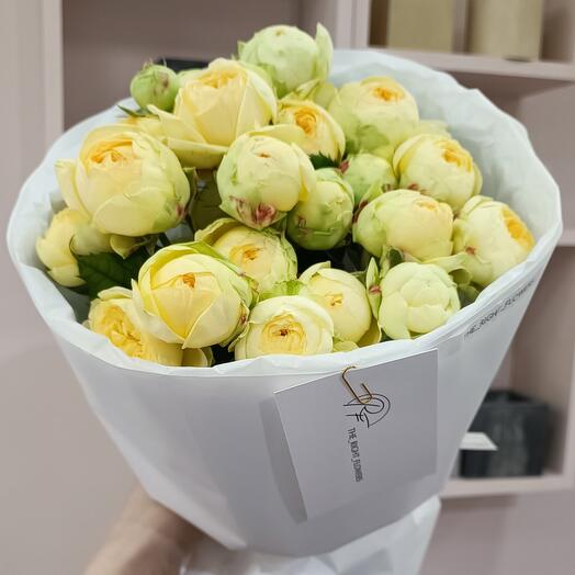 Букет из кустовых роз