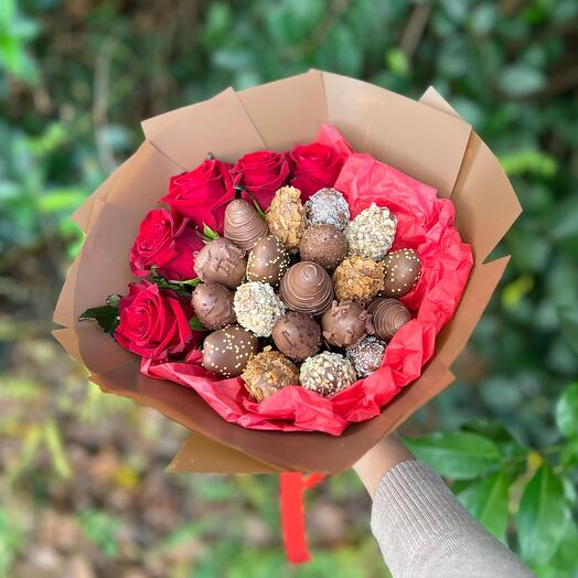 Букет из клубники в шоколаде с розами 🍓🌷