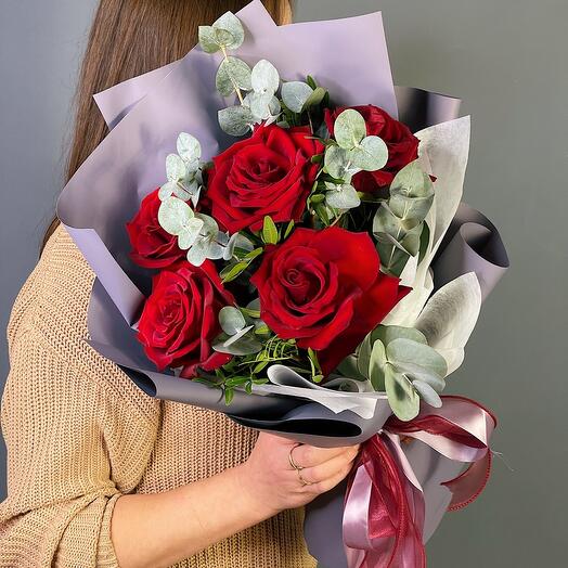 5 rosas en decoración