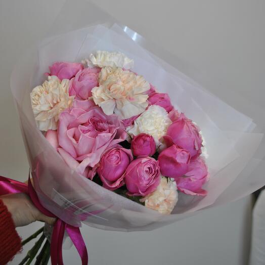 Ramo de rosas peonías