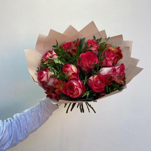 Ramo de 11 rosas delicadas