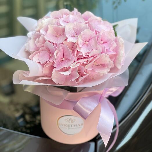 Коробка-комплимент с гортензией