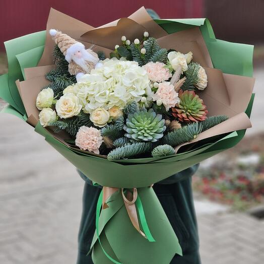 Новогодний букет с гномом
