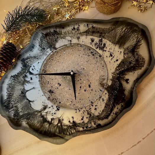 Часы из эпоксидой смолы