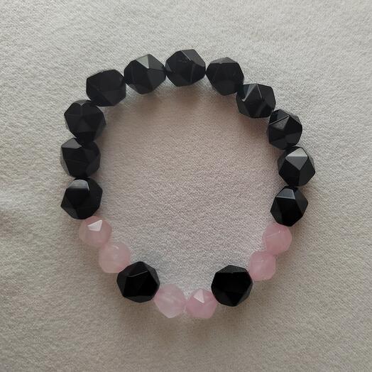 Браслет из чёрного агата и розового кварца