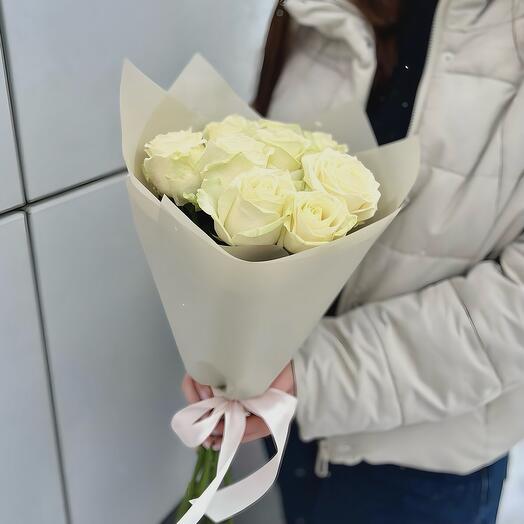 Букет из 9 белых роз