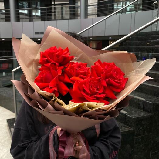 Монобукет из красных роз♥️роксен