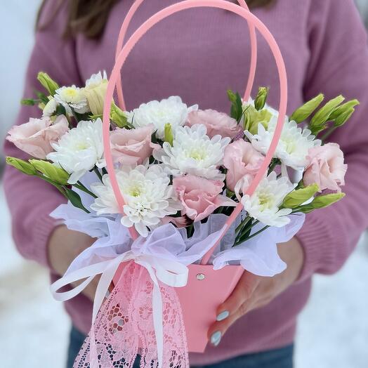 Composition with pink eustoma