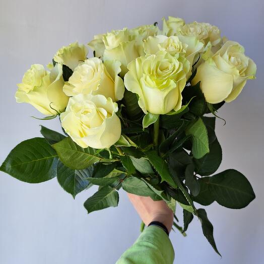 Букет из 15 белых роз Мондиаль