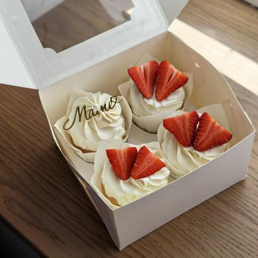 Капкейки маме с клубникой 4 шт для мамы, подарок маме