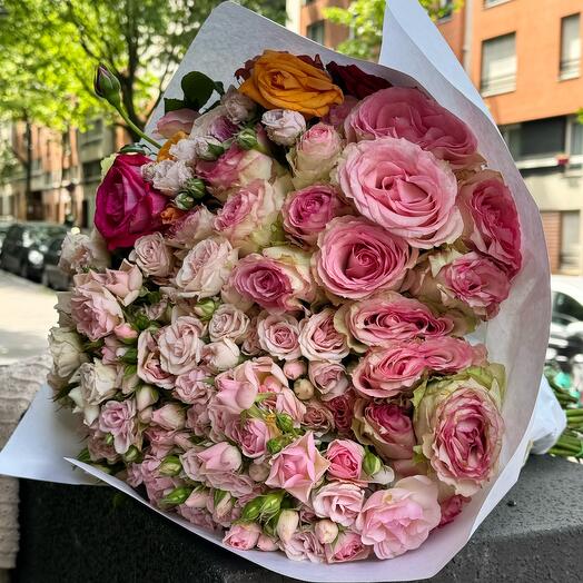 Melange of roses 37 stems