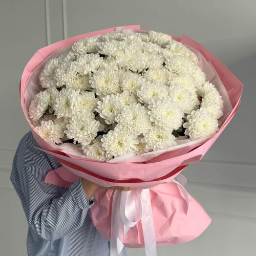 Пышный букет кустовой хризантемы