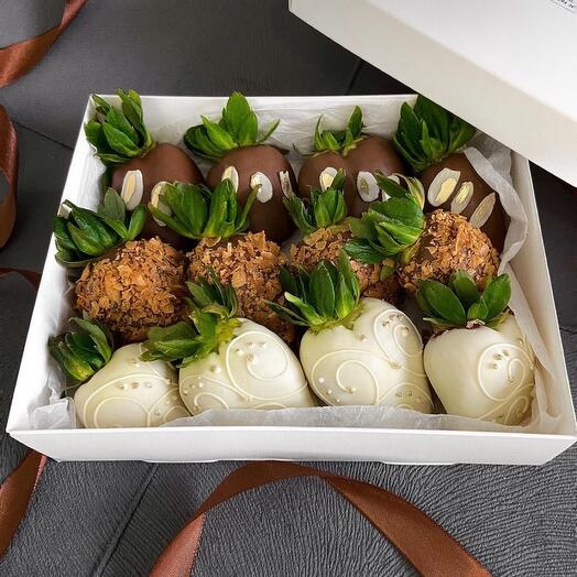 Клубника в шоколаде 12шт Berry Kiss Box