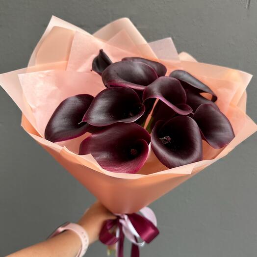 Темные каллы Luxury Flowers