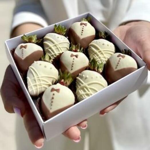 Набор из клубники в шоколаде "Свадьба", 9 шт