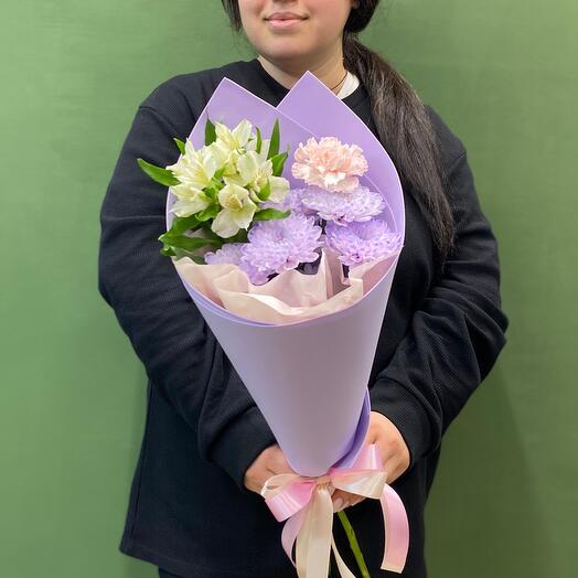 Очаровательный букет из стойких цветов