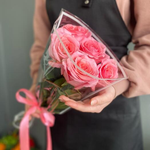 Розы розовые 5 бутонов