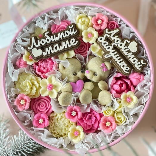 Большой набор шоколада в подарок для мамы и бабушки