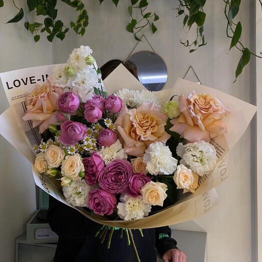 Букет «Карамель» (французская персиковая роза, эустома, кустовая пионовидная роза)