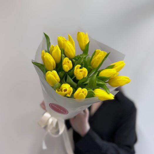 Букет 15 желтых тюльпан