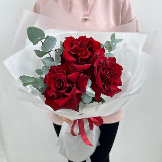Love💔 букет из французских красных роз и эвкалипта