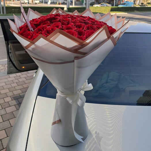 Red roses with gold border