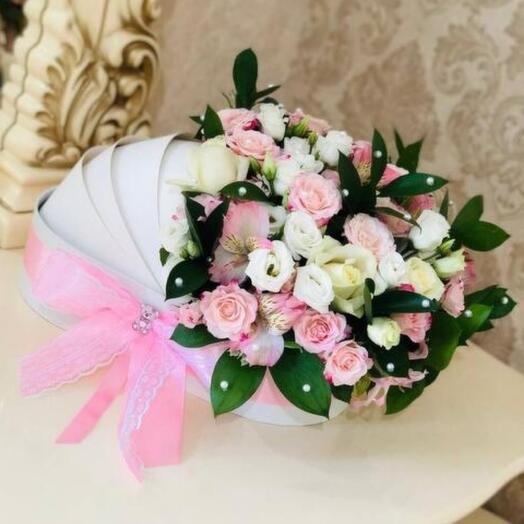Cradle with flowers for discharge from the hospital