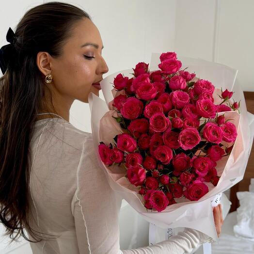 Букет из 11 кустовых роз