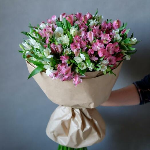 Букет альстромерий