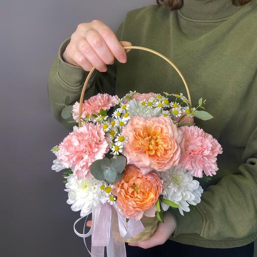Basket with bush rose and dianthus