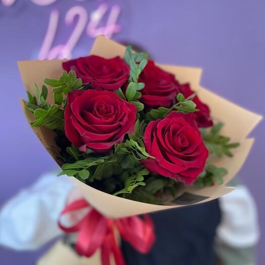 Elegante ramo de 5 rosas ️🔥