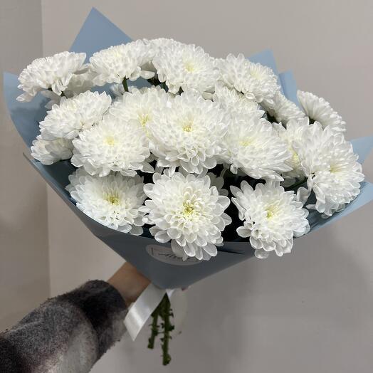 White chrysanthemum bouquet