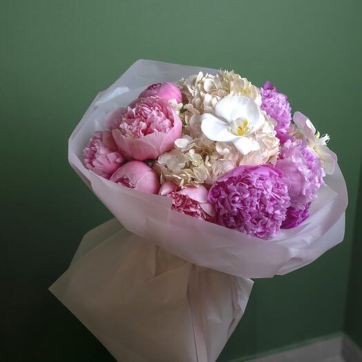 Peonies mania bouquet