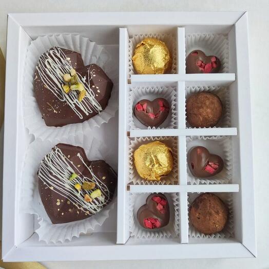 Дубайский шоколад сердце (2шт) в наборе с конфетами ручной работы (8шт)