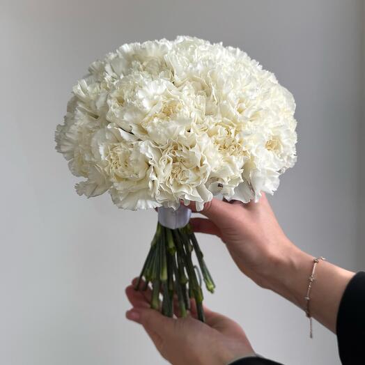 Букет невесты из белых диантусов