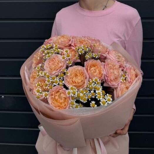 Кустовая Роза Джульетта с Полевой ромашкой