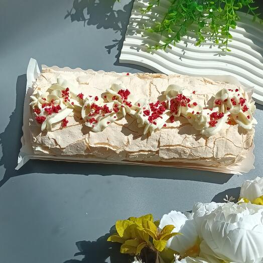 Меренговый рулет с сублимированной малиной