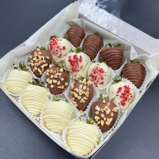 Клубника в шоколаде 16штт