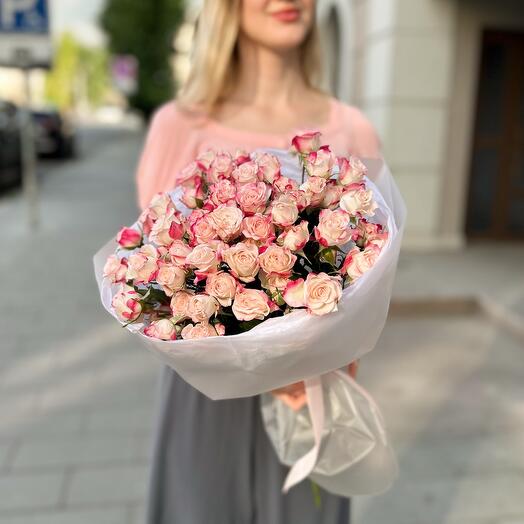 Букет из свежих кустовых роз️