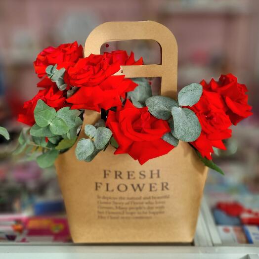 Композиция в сумке "Flowers"