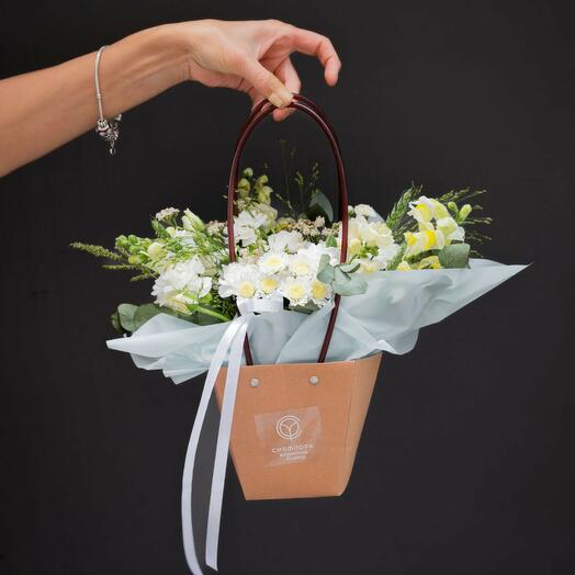 Цветочная композиция в сумочке "Velo di fiore"