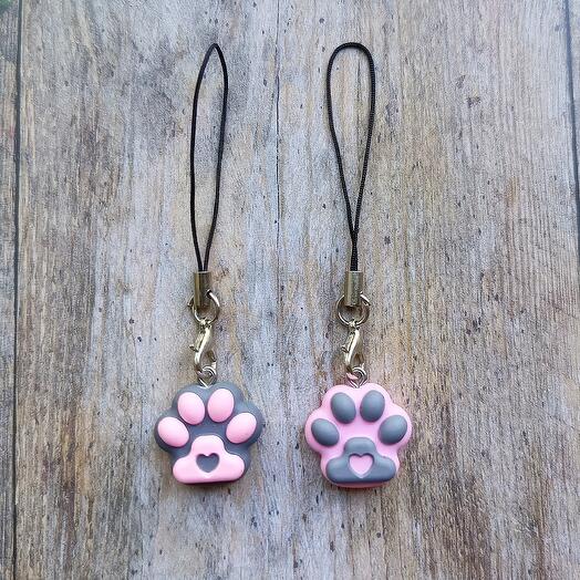Парные брелки серо-розовые